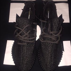 Yeezy 350 “Pirate Black”VNDS